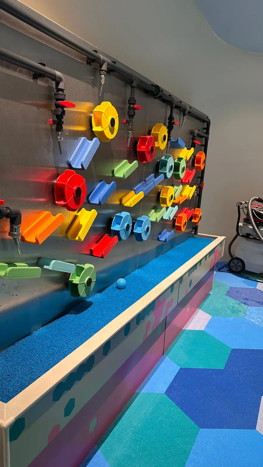 Magnetic Water Wall in a water play gallery